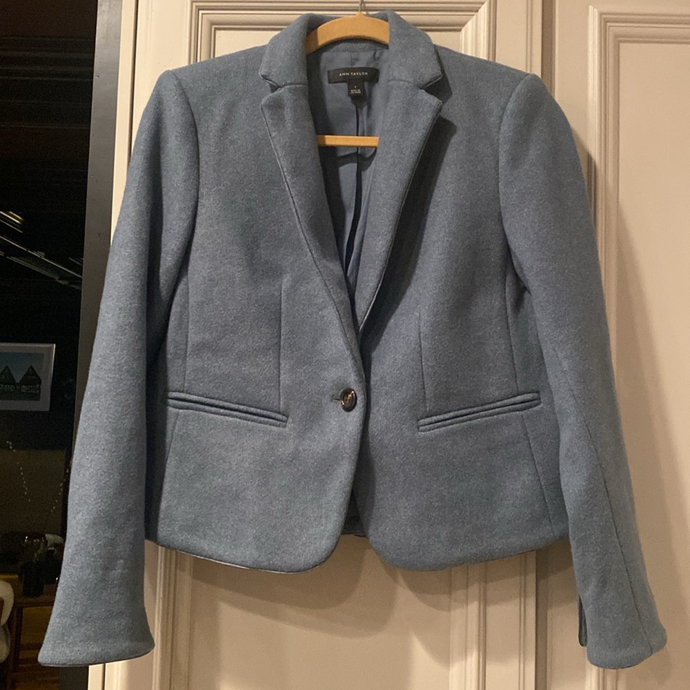Ann Taylor Never Worn Blue Single Breasted Blazer Size 2